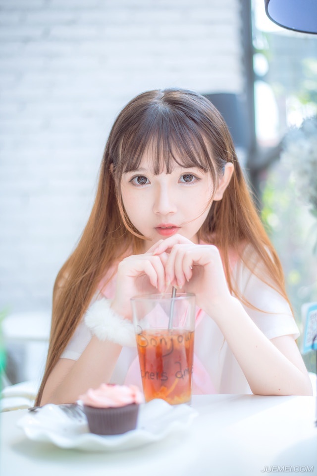 张任没有回答，只是跪在地上。